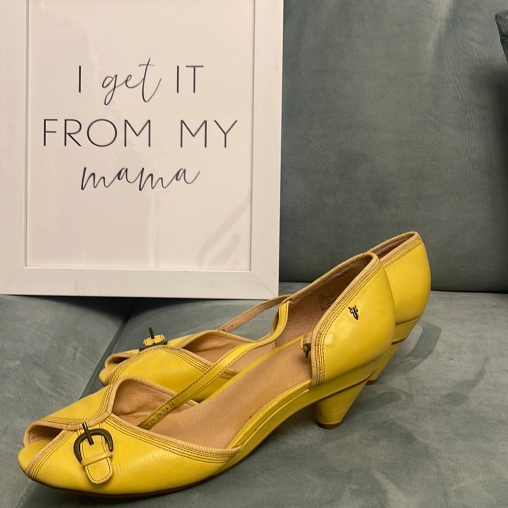 💛Frye Yellow Heels💛